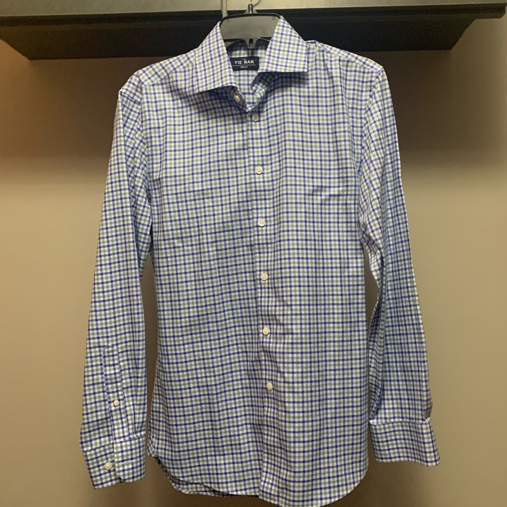 The Tie Bar casual button up, trim fit